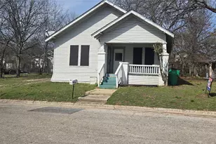 215 Bell St, Gainesville, TX 76240 - Photo 3