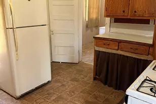 215 Bell St, Gainesville, TX 76240 - Photo 21