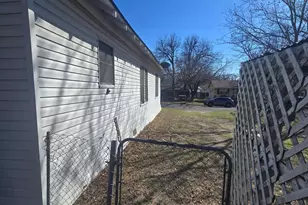 215 Bell St, Gainesville, TX 76240 - Photo 27