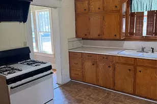 215 Bell St, Gainesville, TX 76240 - Photo 23