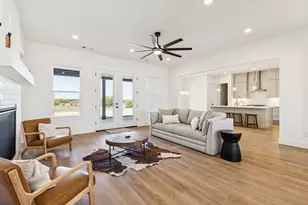 711 Hummingbird Ln, Justin, TX 76247 - Photo 9