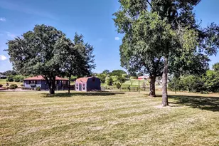 149 Bay Roc Ln, Runaway Bay, TX 76426 - Photo 7