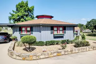 149 Bay Roc Ln, Runaway Bay, TX 76426 - Photo 3