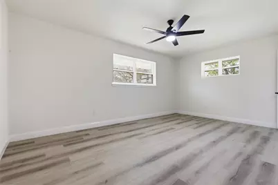 608 W Redbud Drive, Hurst, TX 76053 - Photo 17