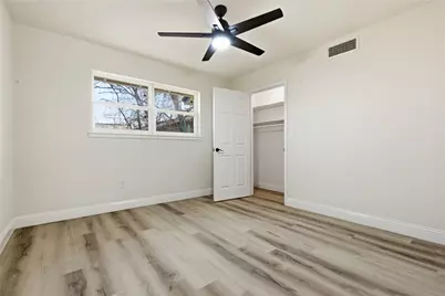 608 W Redbud Drive, Hurst, TX 76053 - Photo 11