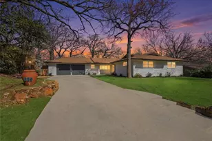 608 W Redbud Dr, Hurst, TX 76053 - Photo 25