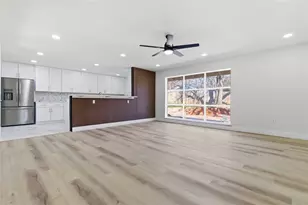 608 W Redbud Dr, Hurst, TX 76053 - Photo 7