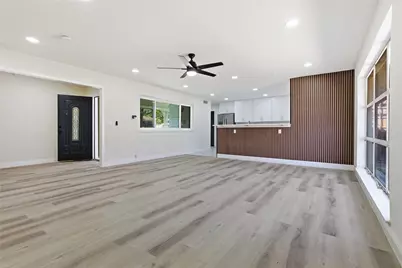 608 W Redbud Drive, Hurst, TX 76053 - Photo 5