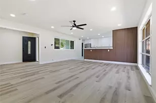 608 W Redbud Dr, Hurst, TX 76053 - Photo 5