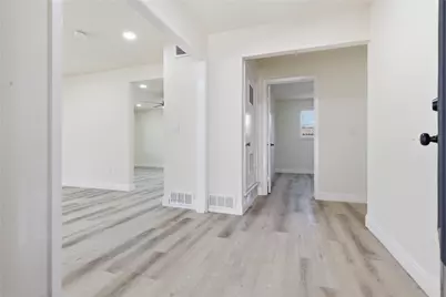 608 W Redbud Drive, Hurst, TX 76053 - Photo 3