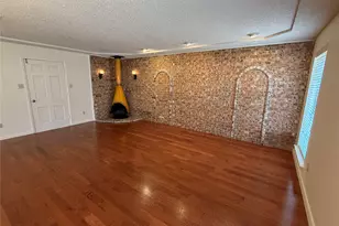 821 E Hwy 199, Springtown, TX 76082 - Photo 9