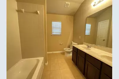 6020 Heather Drive, Grand Prairie, TX 75052 - Photo 13