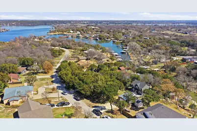 1205 Comanche Cove Drive, Granbury, TX 76048 - Photo 5