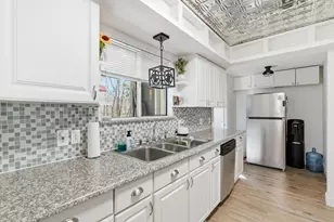 1205 Comanche Cove Dr, Granbury, TX 76048 - Photo 9