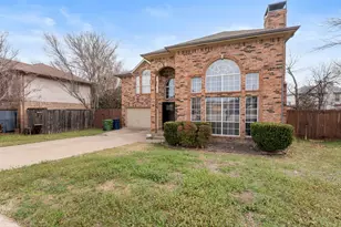 2422 Whispering Cove Cir, Garland, TX 75044 - Photo 3