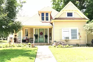 401 Sam Rayburn Dr, Bonham, TX 75418 - Photo 1