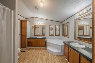 912 Skylark Dr, Granbury, TX 76049 - Photo 19