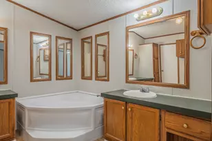 912 Skylark Dr, Granbury, TX 76049 - Photo 21