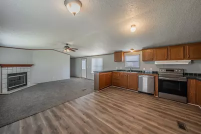 912 Skylark Drive, Granbury, TX 76049 - Photo 11