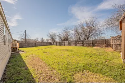912 Skylark Drive, Granbury, TX 76049 - Photo 35