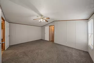 912 Skylark Dr, Granbury, TX 76049 - Photo 17