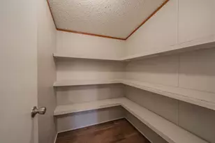 912 Skylark Dr, Granbury, TX 76049 - Photo 13