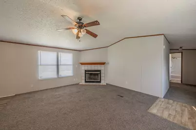 912 Skylark Drive, Granbury, TX 76049 - Photo 5