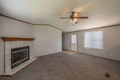 912 Skylark Drive, Granbury, TX 76049 - Photo 7
