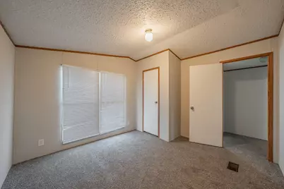 912 Skylark Drive, Granbury, TX 76049 - Photo 31