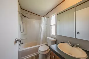 912 Skylark Dr, Granbury, TX 76049 - Photo 29