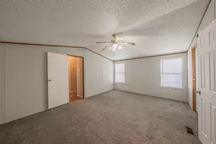 912 Skylark Dr, Granbury, TX 76049 - Photo 19