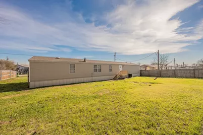 912 Skylark Drive, Granbury, TX 76049 - Photo 35