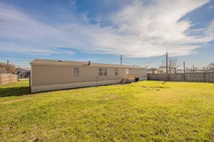 912 Skylark Dr, Granbury, TX 76049 - Photo 35