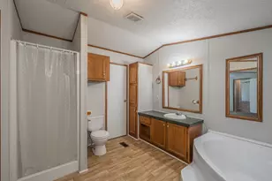 912 Skylark Dr, Granbury, TX 76049 - Photo 21