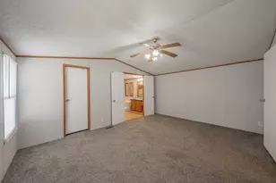 912 Skylark Dr, Granbury, TX 76049 - Photo 15