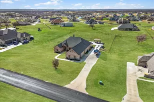 139 Stanford Ln, Springtown, TX 76082 - Photo 33