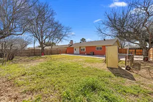 802 La Fiesta Dr, Grand Prairie, TX 75052 - Photo 19