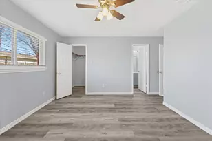 802 La Fiesta Dr, Grand Prairie, TX 75052 - Photo 15