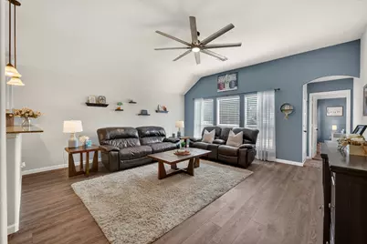 624 Hutchins, Crowley, TX 76036 - Photo 11