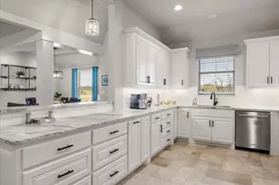 401 Acorn Trl, Granbury, TX 76049 - Photo 11