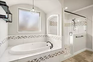 401 Acorn Trl, Granbury, TX 76049 - Photo 23