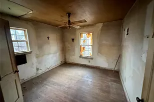 2918 Morning Ave, Dallas, TX 75210 - Photo 13