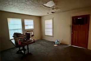 2918 Morning Ave, Dallas, TX 75210 - Photo 9