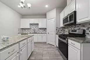 1142 Mahmoud Egal Dr, Irving, TX 75061 - Photo 11