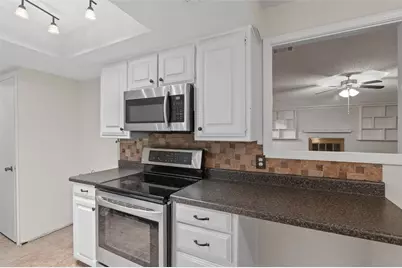 1304 Bradley Court, Cleburne, TX 76033 - Photo 3