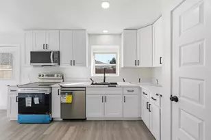 1410 Ardmore Dr, Arlington, TX 76018 - Photo 9