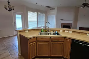 1724 Hidden Brook Dr, Grand Prairie, TX 75050 - Photo 7