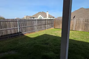 1724 Hidden Brook Dr, Grand Prairie, TX 75050 - Photo 15