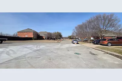 1724 Hidden Brook Drive, Grand Prairie, TX 75050 - Photo 3