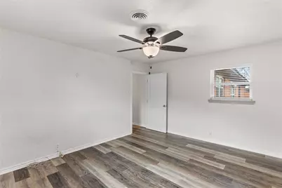 1204 Elmwood Street, Gainesville, TX 76240 - Photo 17